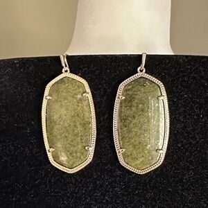 Kendra Scott Danielle’s with a Green Stone Gold Frame Earrings